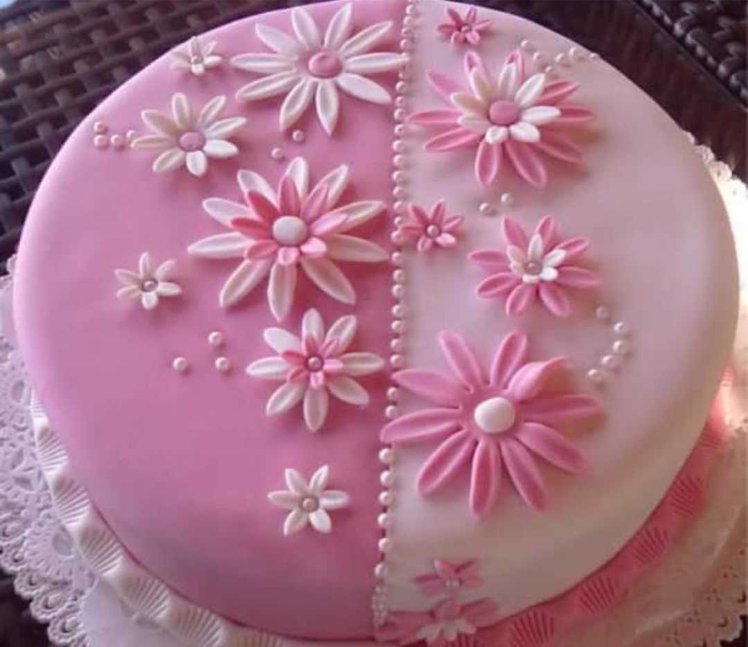 Premium RED N White Velvet Cake